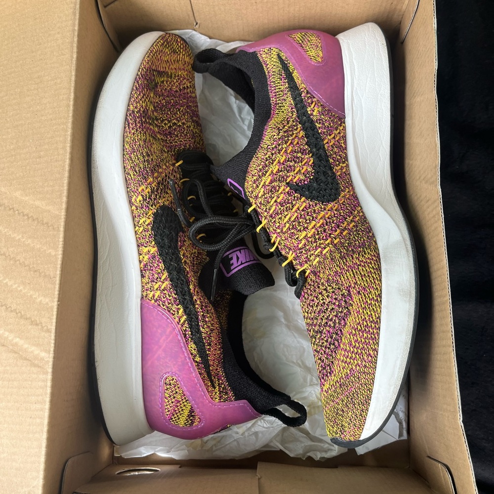Woman’s Nike running shoes size 10